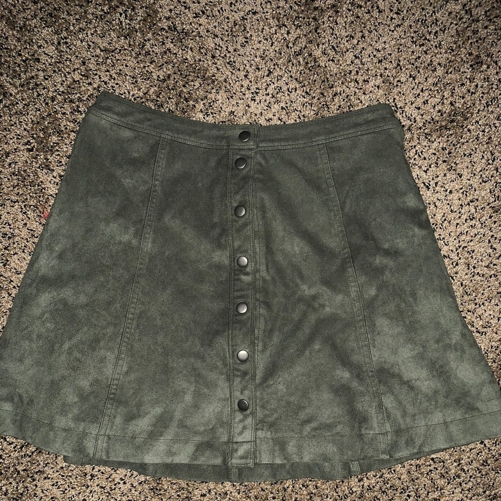 Button down skirt. Like new!